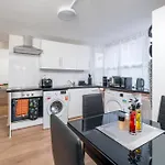 Cozy & Comfy Woodgreen Station Apartment 2Br 2Mins To Metro 20Mins To Central London