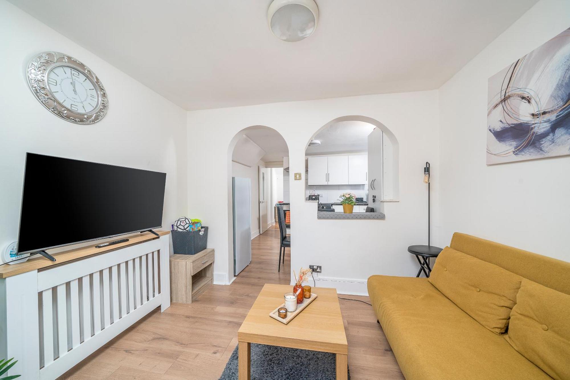 Cozy & Comfy Woodgreen Station Apartment 2Br 2Mins To Metro 20Mins To Central London *