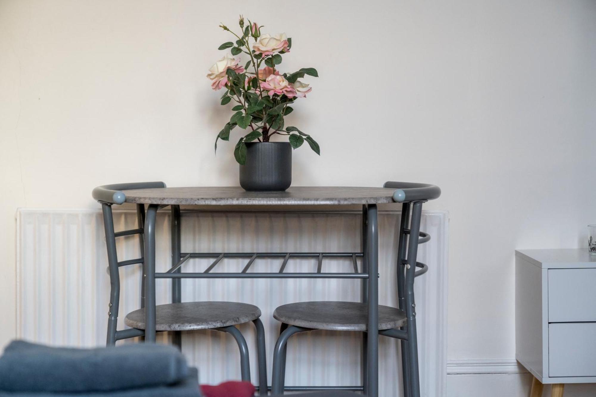 Cozy & Comfy Woodgreen Station Apartment 2Br 2Mins To Metro 20Mins To Central London